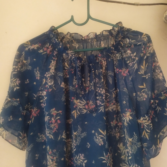 Tops - Teal blue floral printed blouse